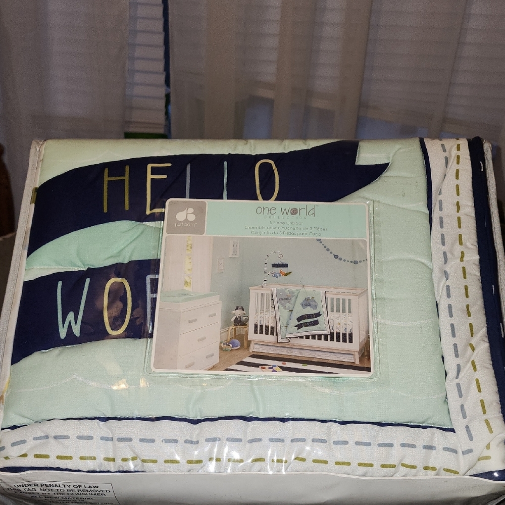 ONE WORLD Mint and Navy Comforter